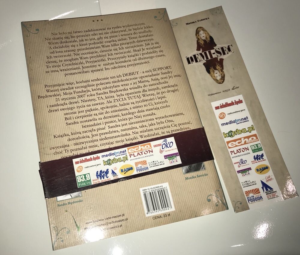 KSIĄŻKA „DEMI-SEC” Monika Sawicka Magia Słów Nowa z Zakładkami