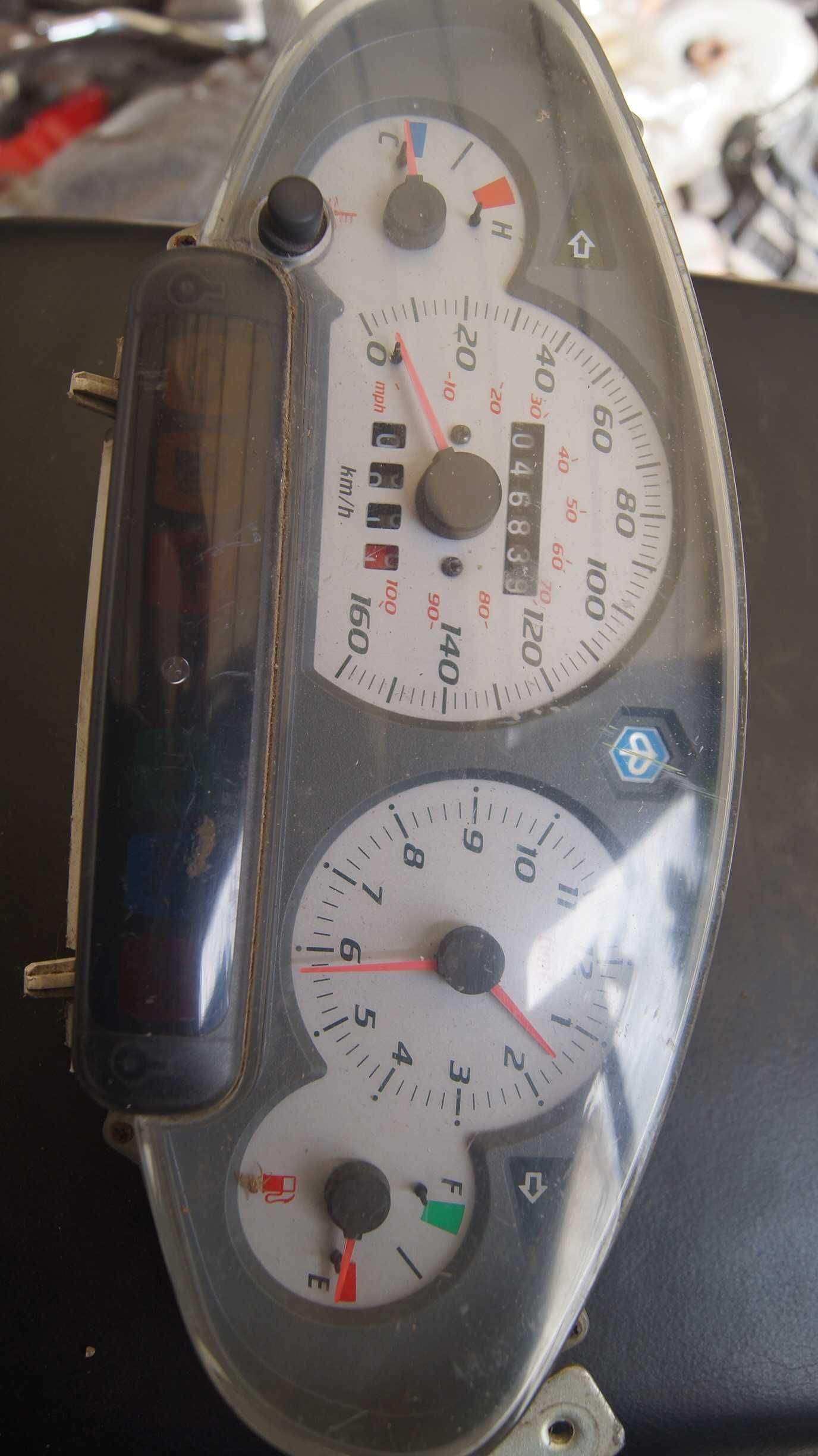 PIAGGIO X9 125 prędkościomierz  licznik zegar kontrolki oryginał