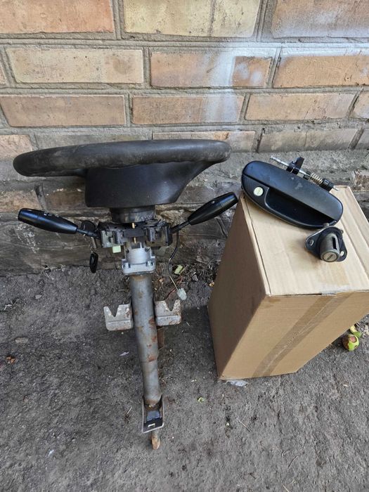 Рульова колонка з замком запалення та органами керування Ланос