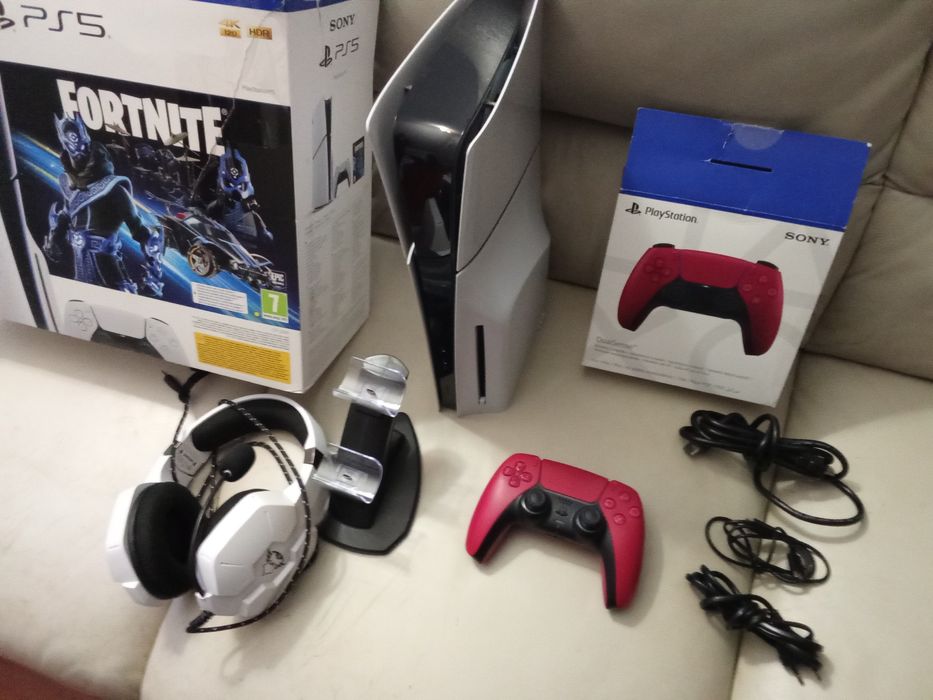 Konsola PS 5 SLIM 1 TB z Napędem  Jak NOWA na Gwarancji