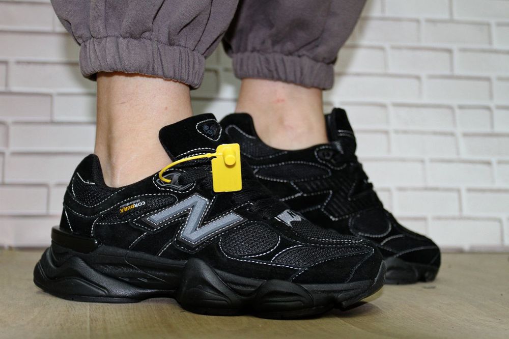 Жіноче взуття  уггі