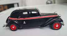 Miniatura diecast "1955 CITROËN TRACTION 11 - MADRID". Escala: 1:43