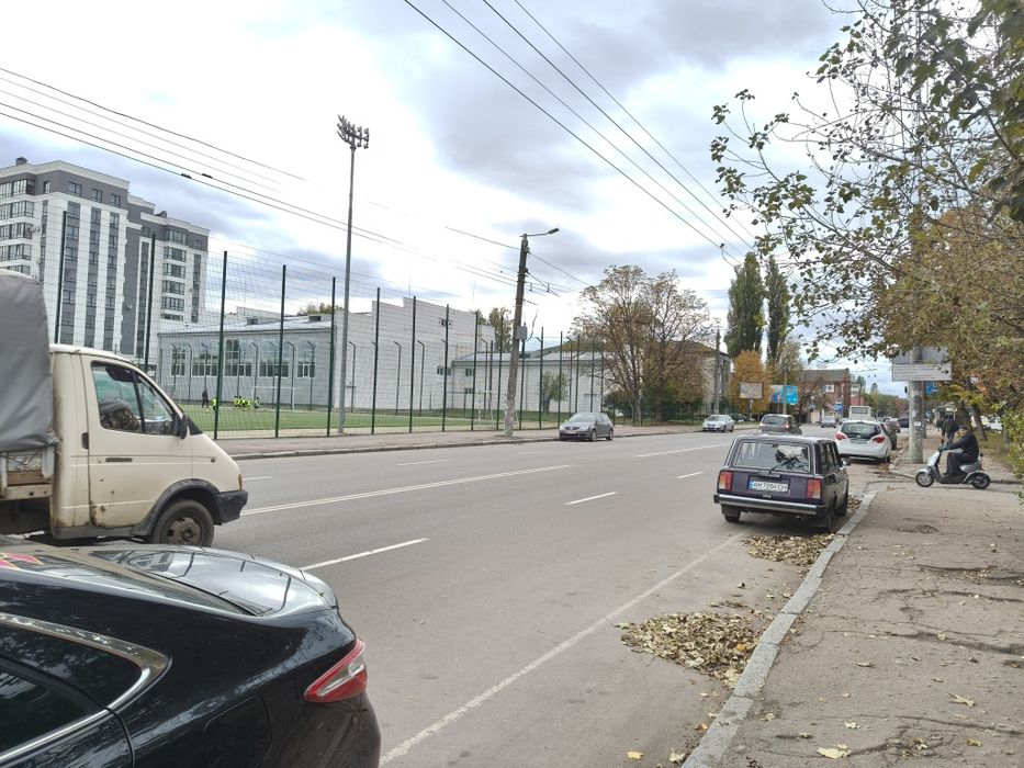 Центр міста. Оренда частина будинку з окремими своїм двором та входом.