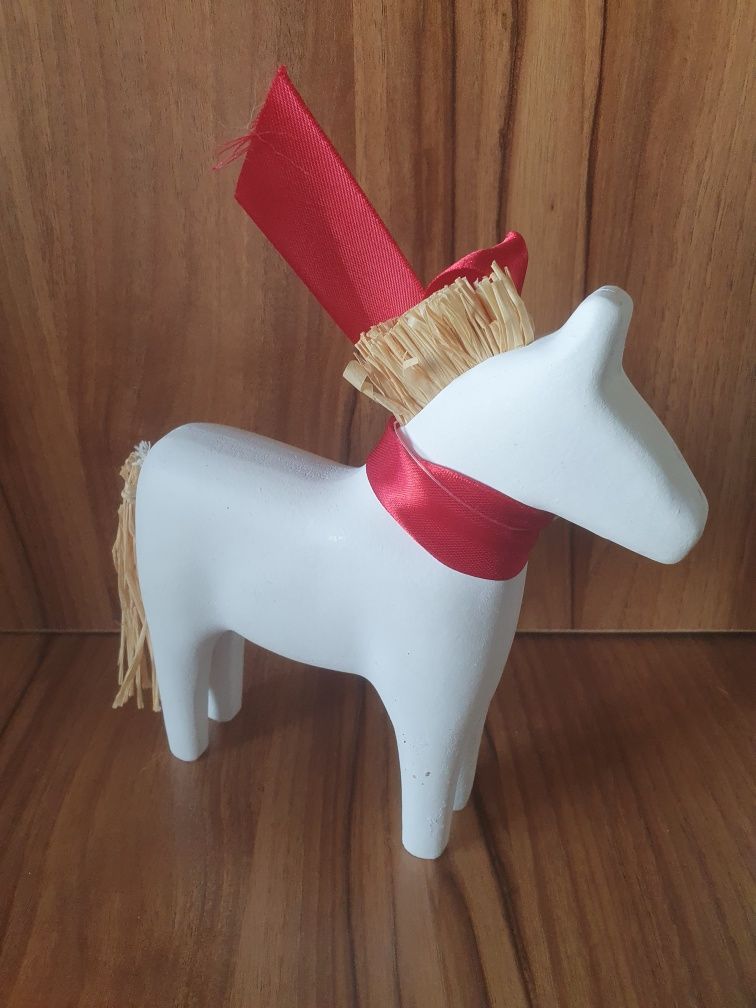 Nowa figurka Konia Dekoracja