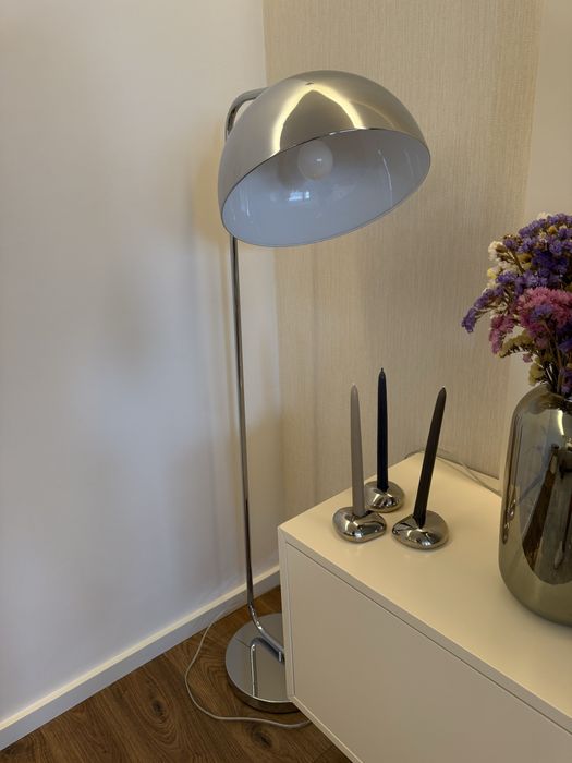 Candeeiro da AREA STORE de pé metalizado