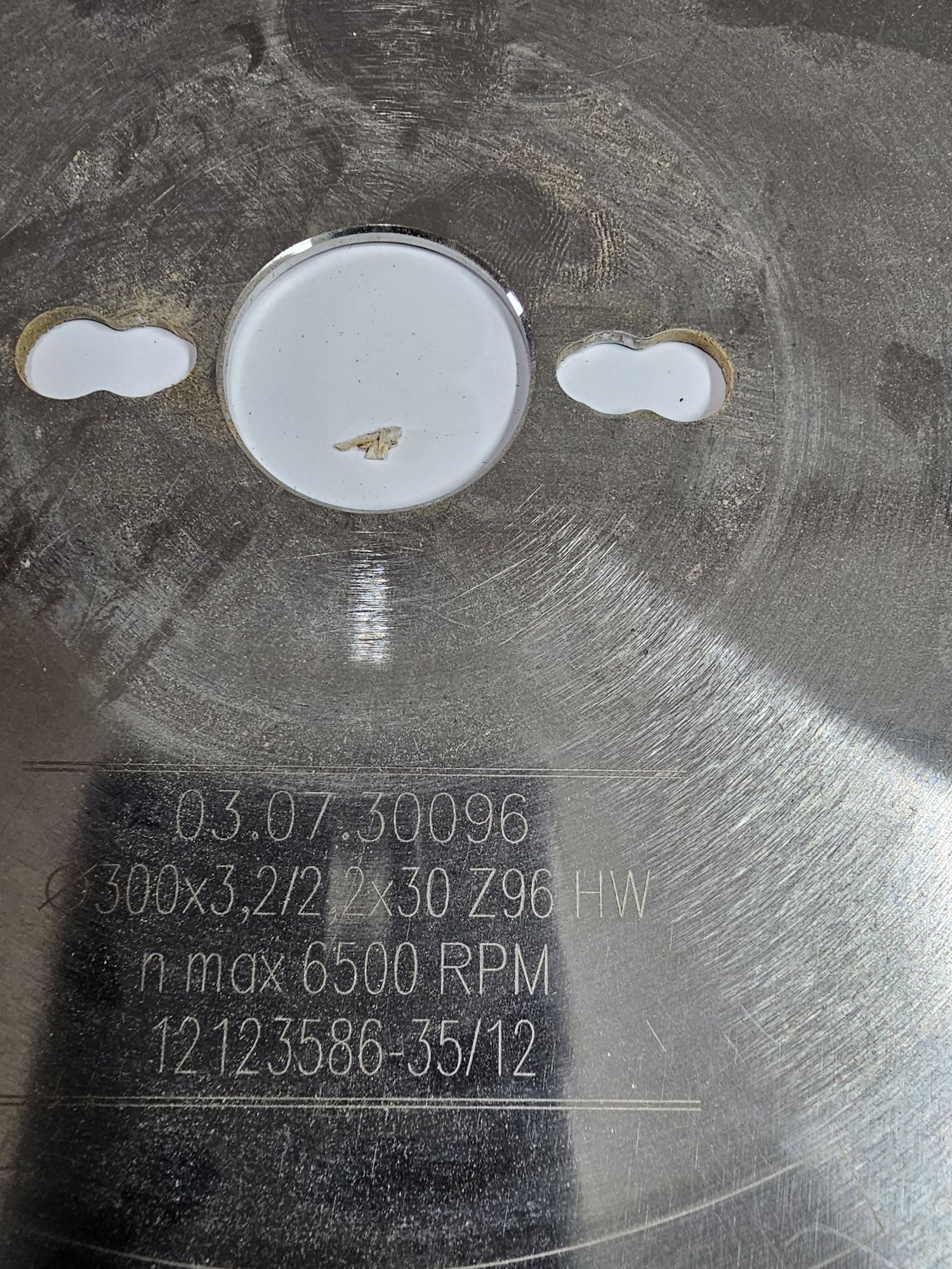 Piły do cięcia plyt laminowanych oraz drewna Faba 300mm