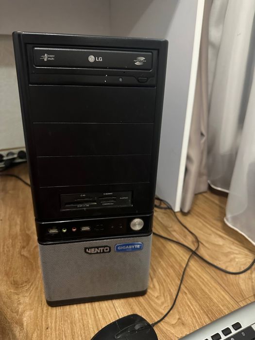 Продам компʼютер та колонки