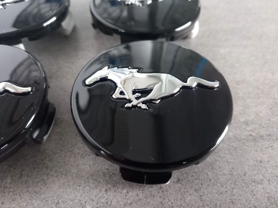 Nakładka środkowa - kołpak felgi z logo Ford Mustang - zaślepka alufelgi 2449776