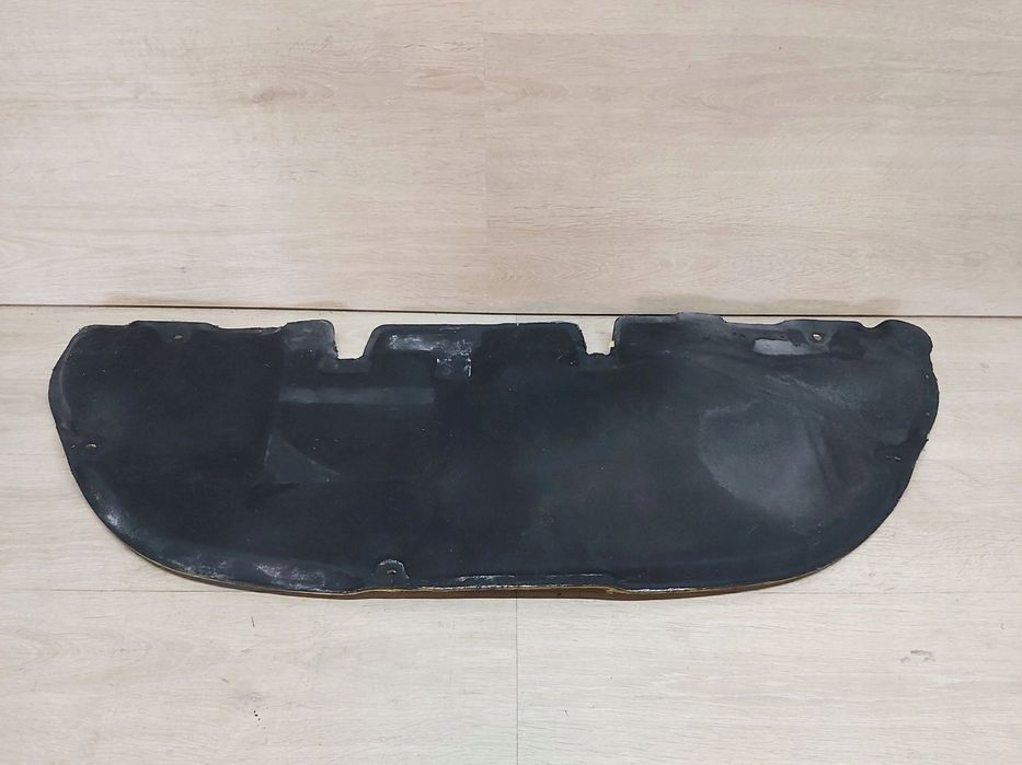 Toyota Yaris I wygłuszenie maski podbitka Japonia