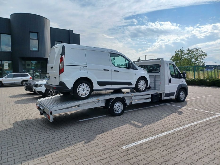 Holowanie   Laweta  Pomoc Drogowa  Transport  24H Warszawa i Okolice