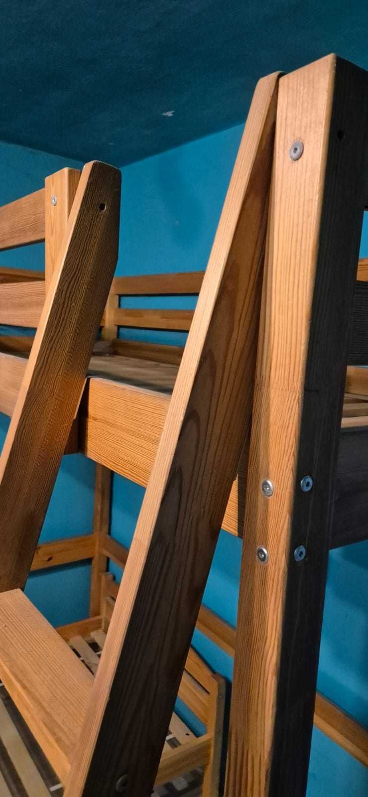łóżko piętrowe drewniane