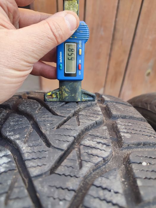 Dwie opony Lassa Competus Winter2 225/60/17 99H