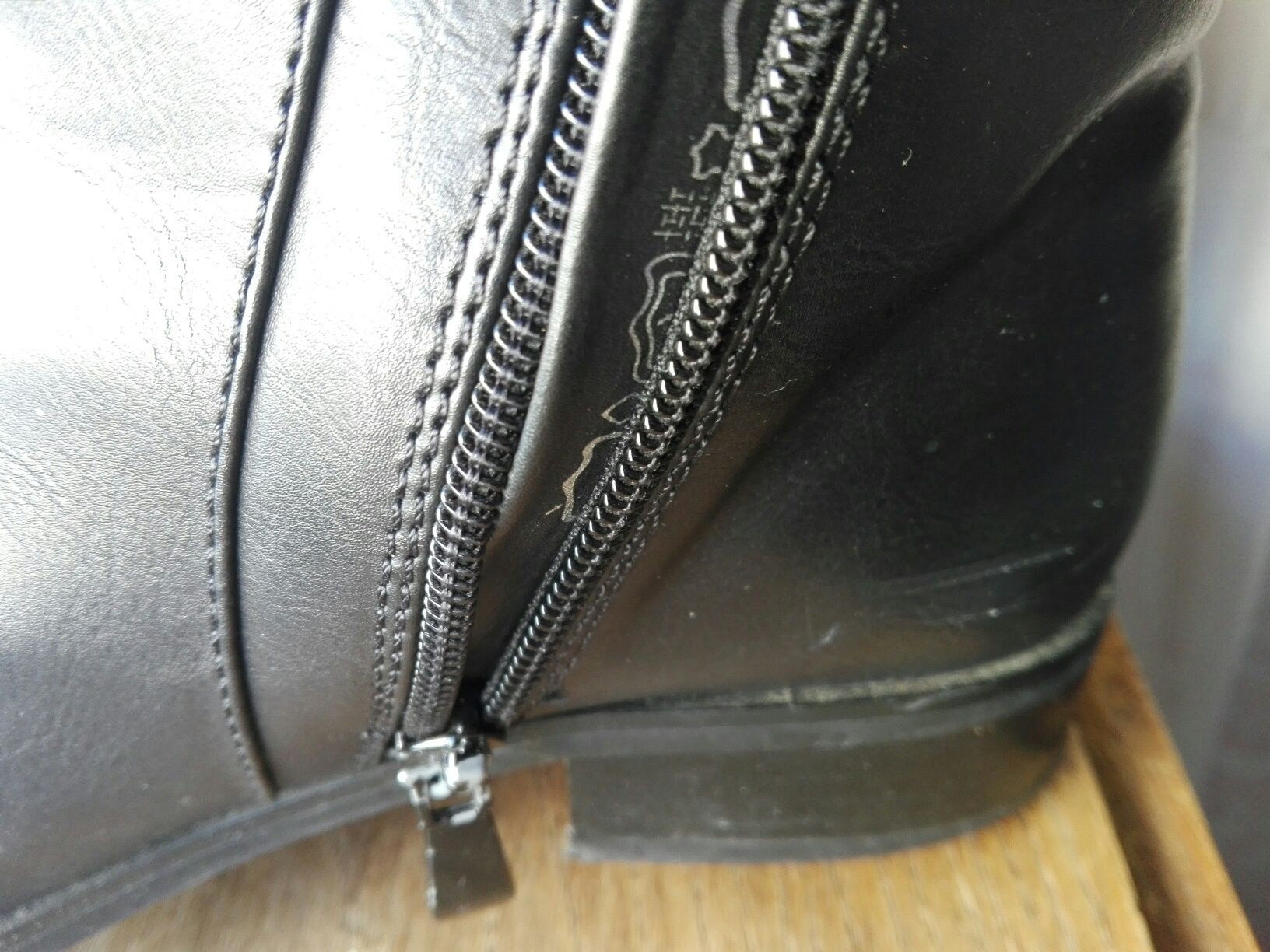 Botins / Botas em pele