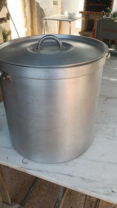 Panela semi nova