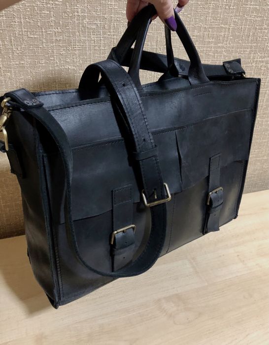 Черная сумка-сэтчел из натуральной кожи