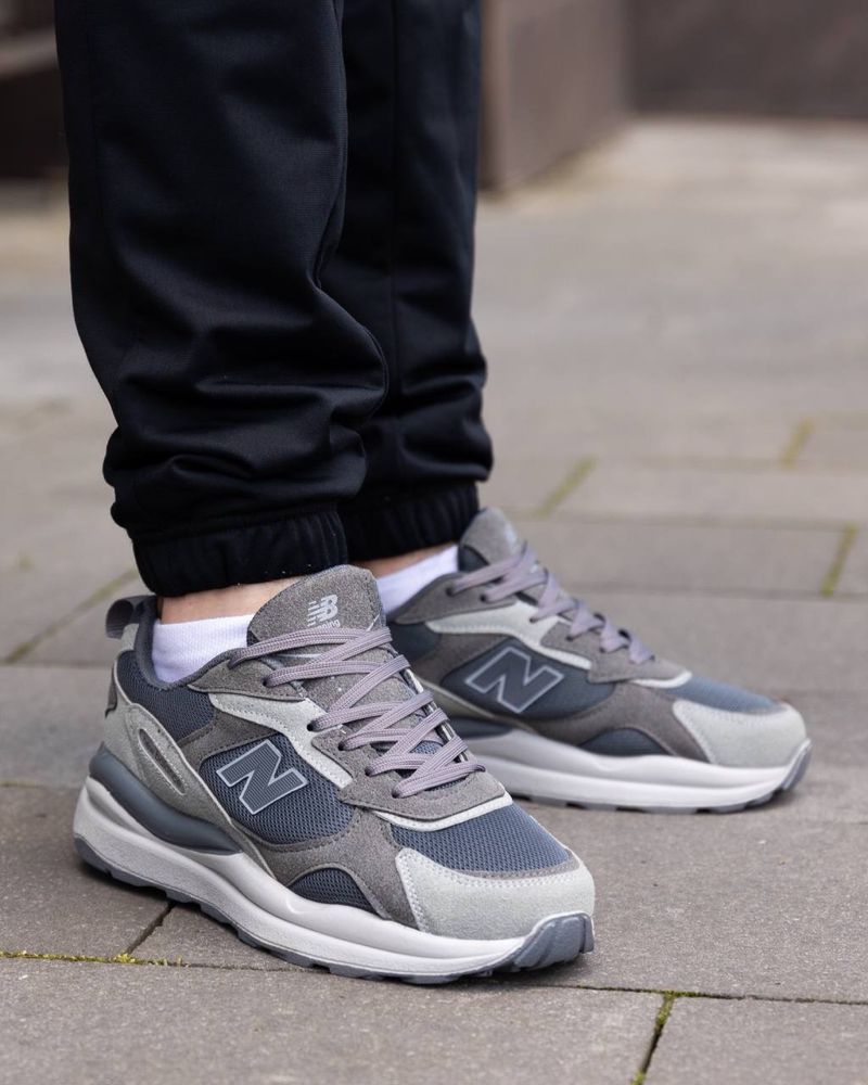 Зручні кросівки New Balance Running Silver