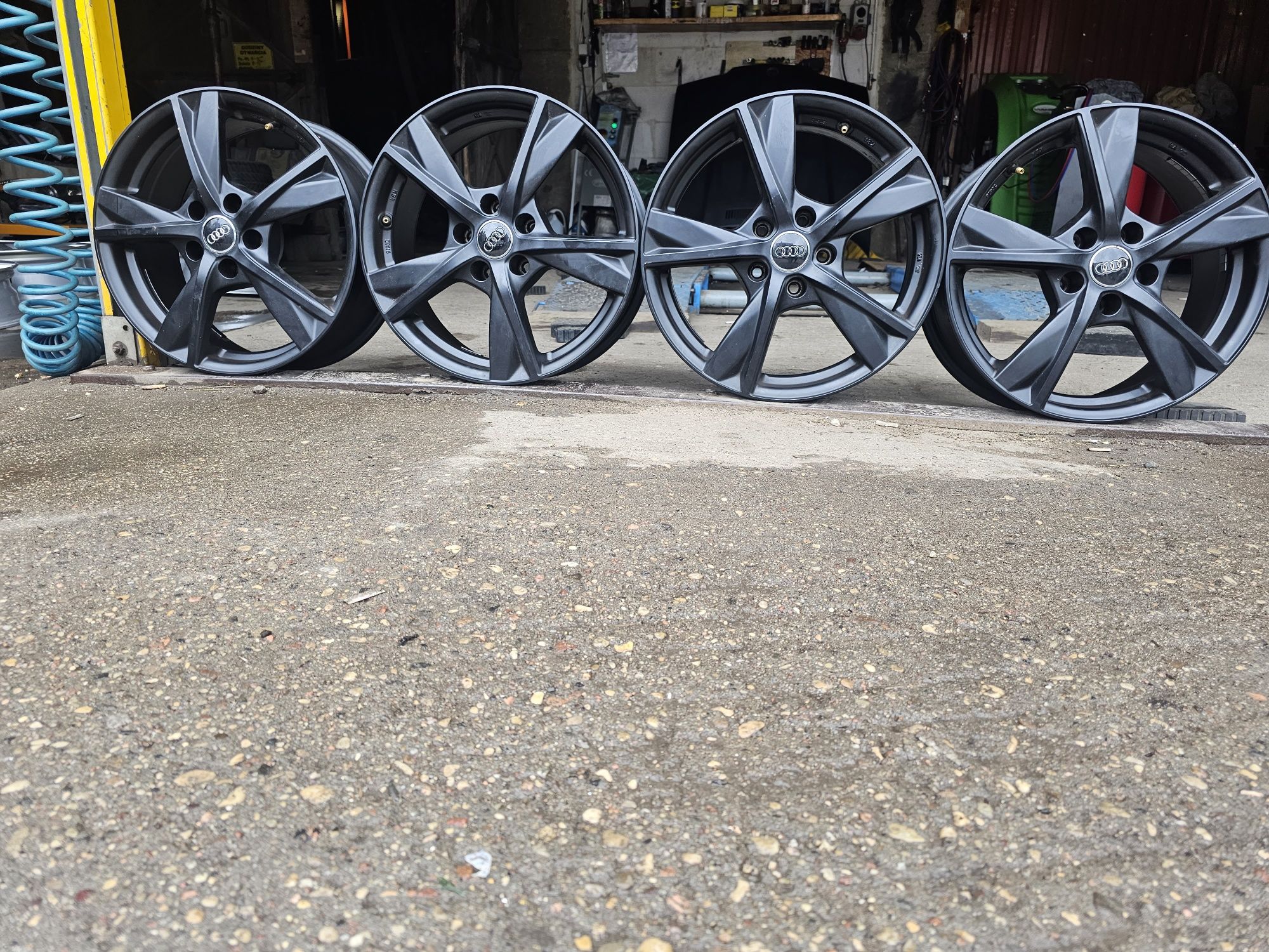 Felgi Aluminiowe Audi A4 B8-B9 R17 5x112 ET39-7J