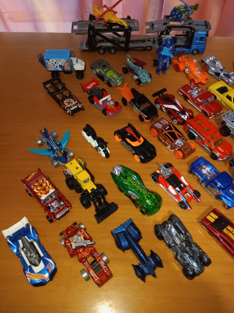 Carrinhos de Hotwheels