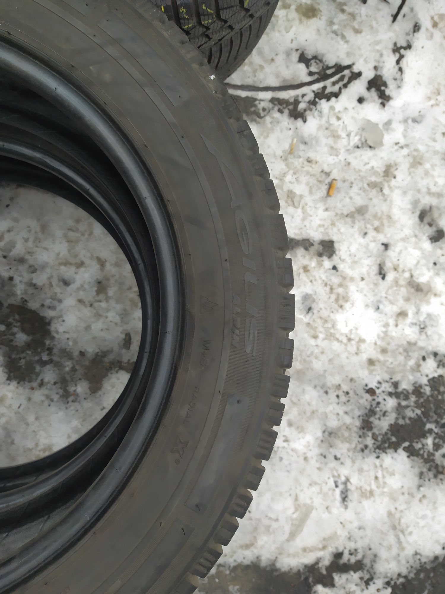 Резина зима,215.60.17С, Michelin Alpin,8.5мм,20р, Польща.