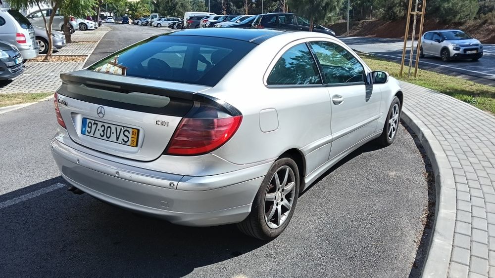 Mercedes C200 CDI Coupé impecável de motor