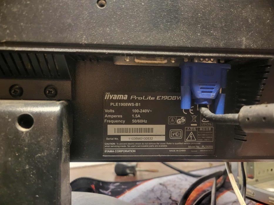 Monitor LCD iiyama 19" ProLite E1908 + kabel