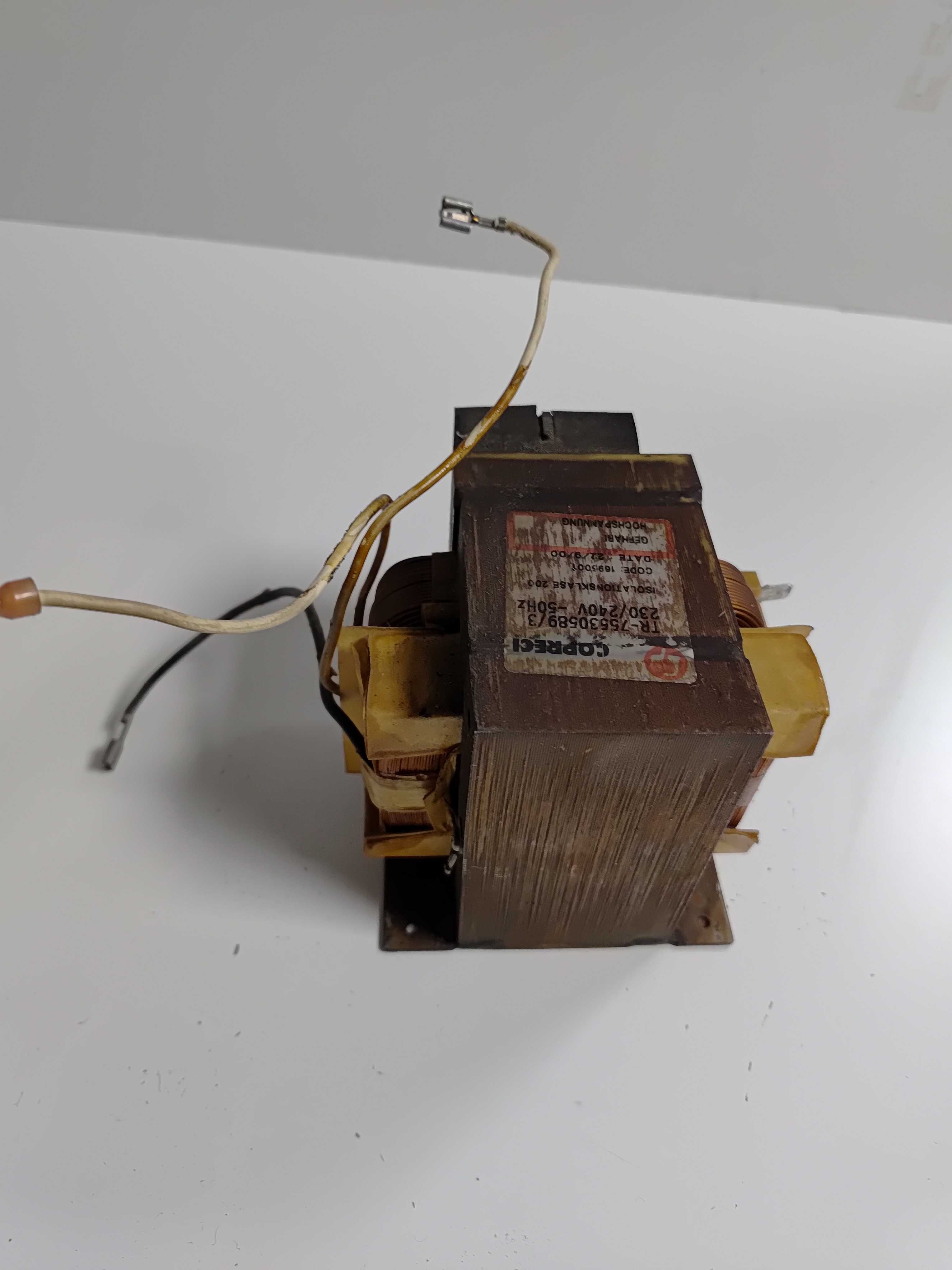 Transformator trafo z kuchenki mikrofalowej Polar