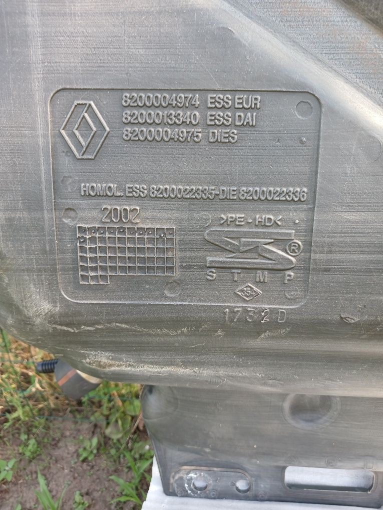 Продам топливный бак Рено с 2002г.в. пластик  55-58 л.  под диз.топл