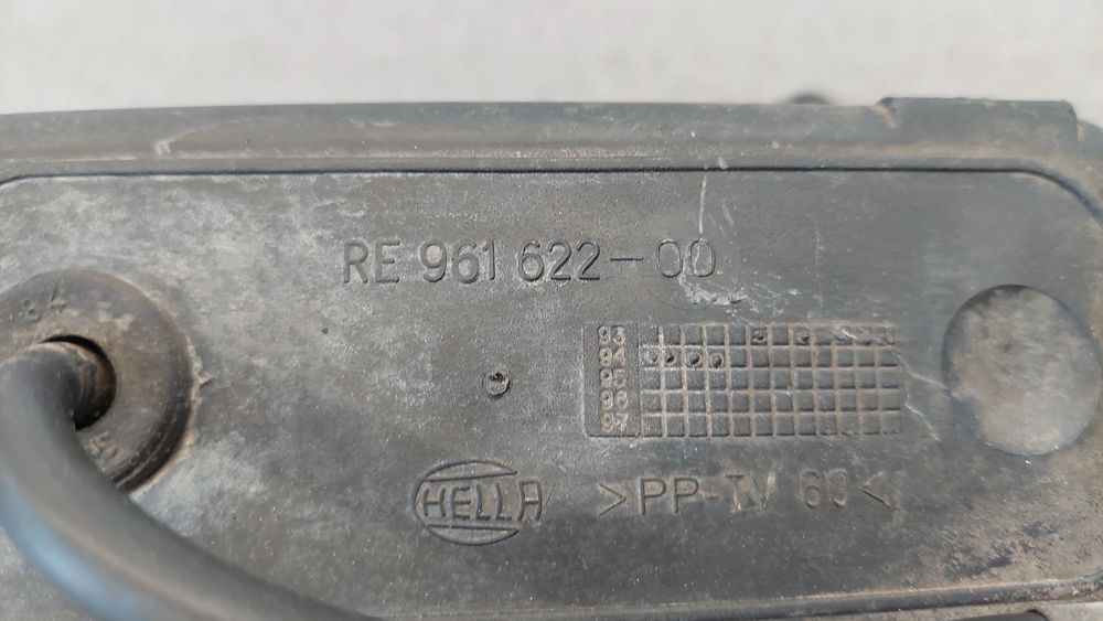 Farol nevoeiro frente direito SEAT Ibiza II (6K1)