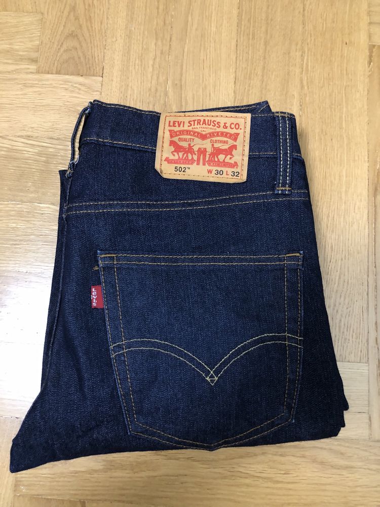 Джинси Levis