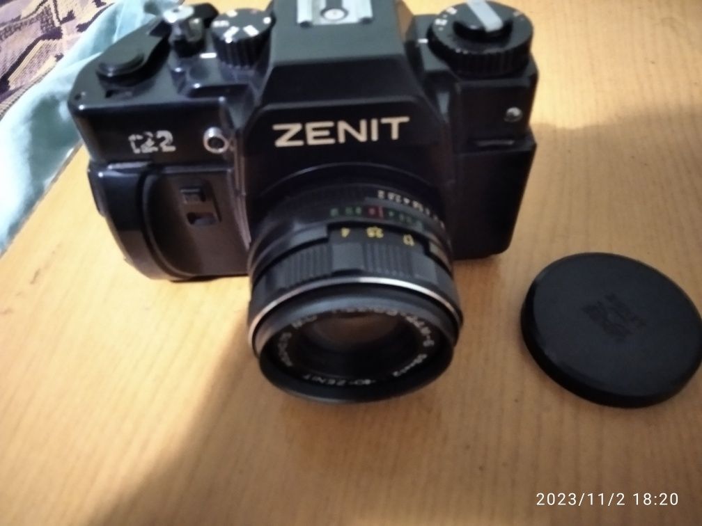 Продам ( б у )  зеркальний плівкавий фотопарат ЗЕНІТ 122