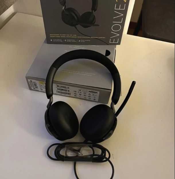 Fones Jabra Evolve 2 40 USB-C com capa