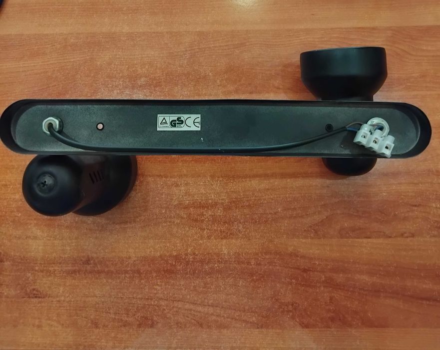 Focos de luz metal preto