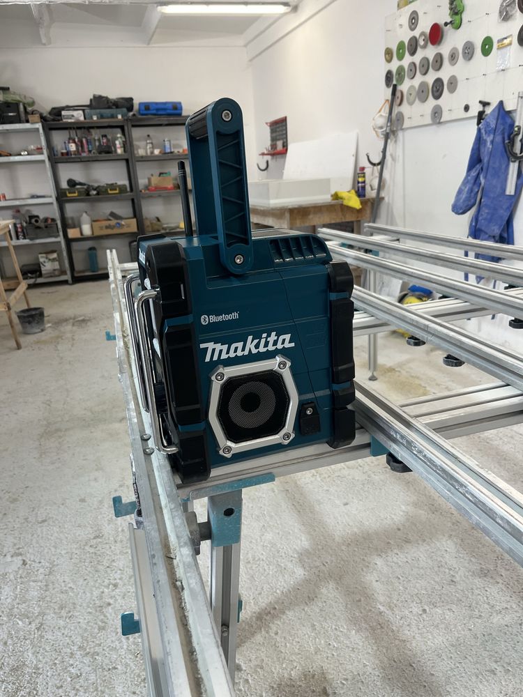 Makita DMR 108n radio