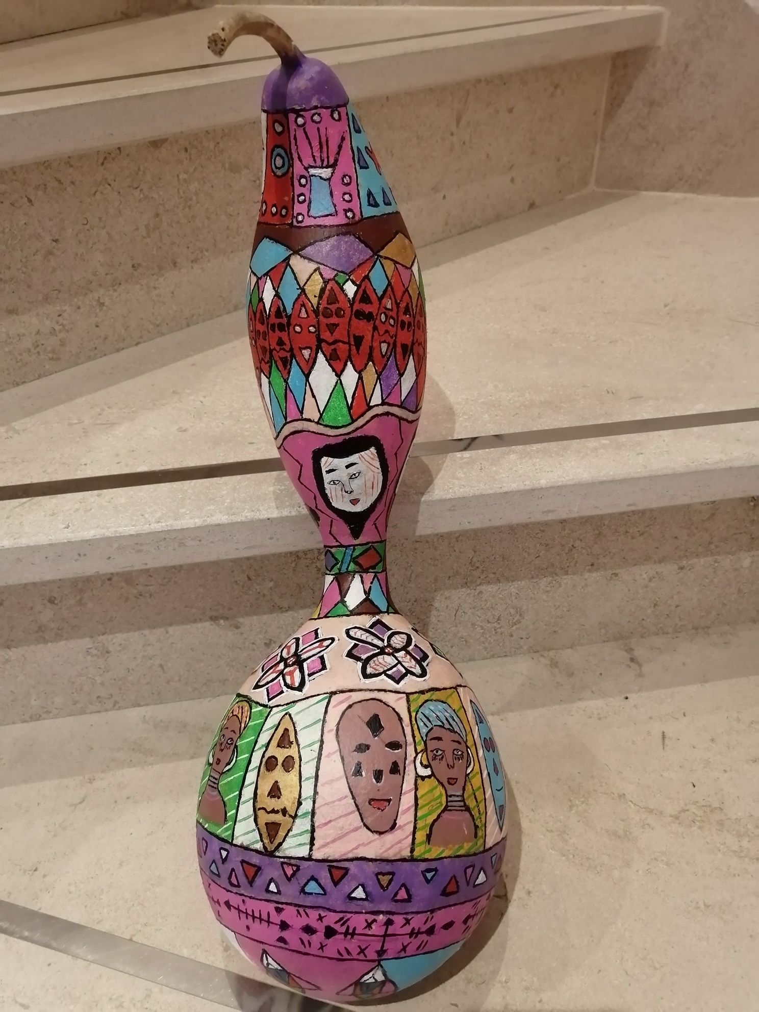 Artigo com desenhos africanos