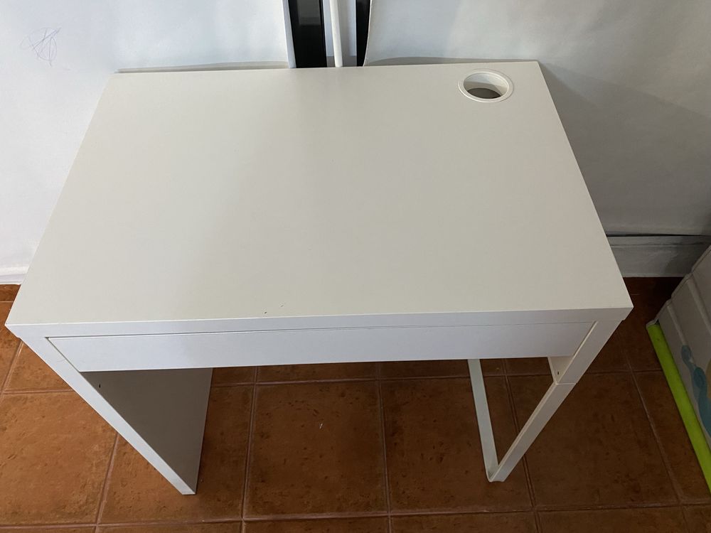 Secretaria e cadeira