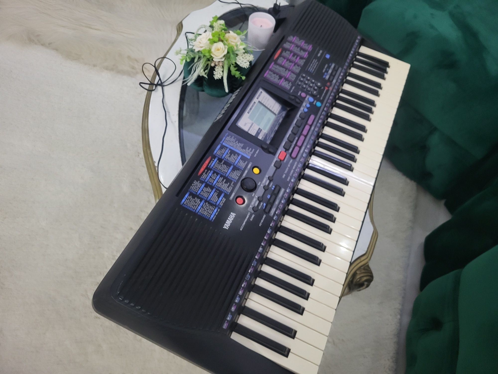 синтезатор Yamana PSR-220