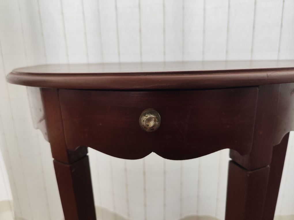 Mesa de apoio de madeira