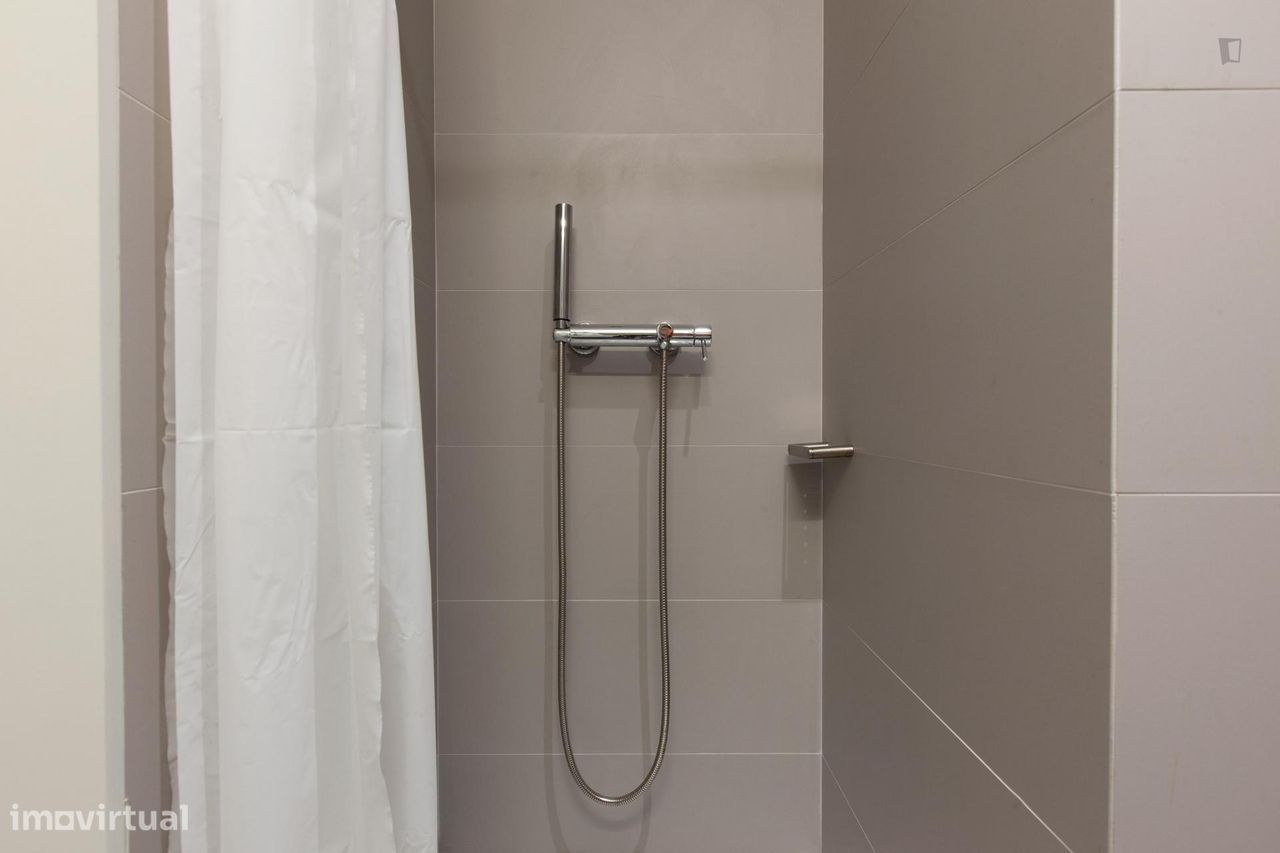 59412 - Quarto com cama de solteiro em casa com...