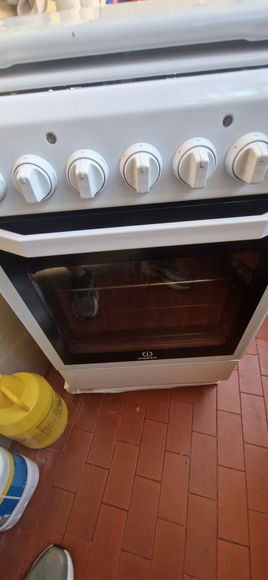Fogão eléctrico indesit
