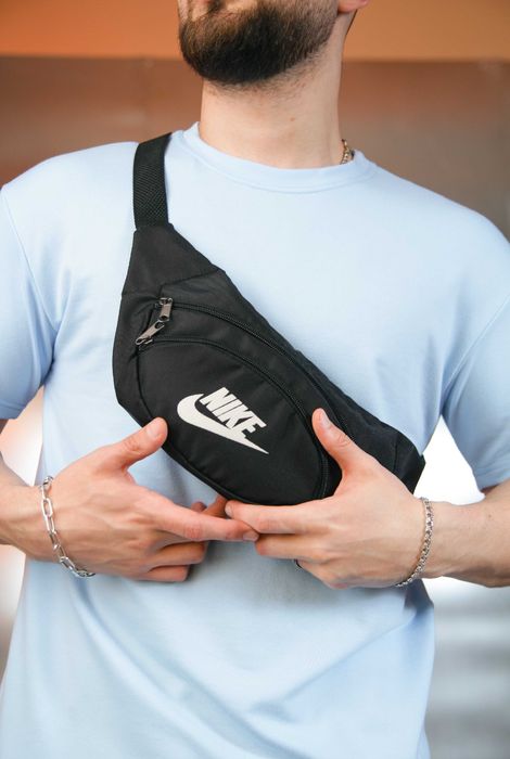 Бананка чорна nike