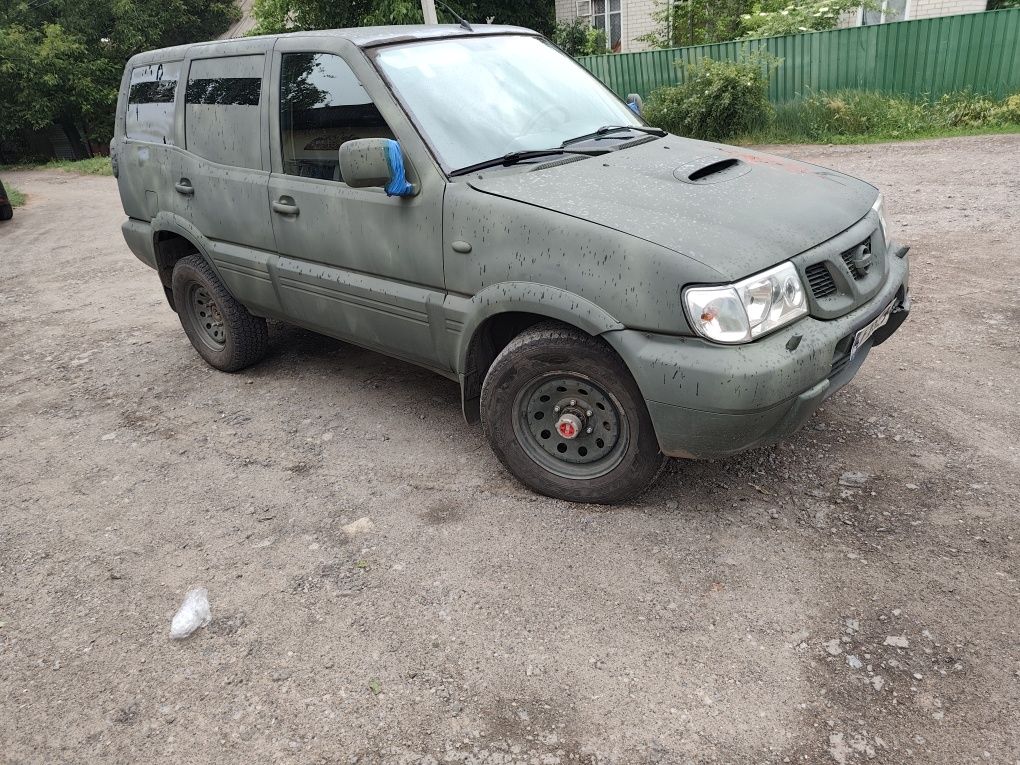 Nissan terrano 2 2004