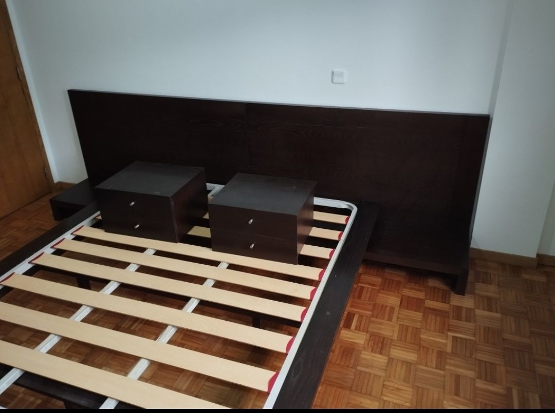 Cama madeira 200x160 (com estrado e cabeceiras) 
Cama Madeira 200x1