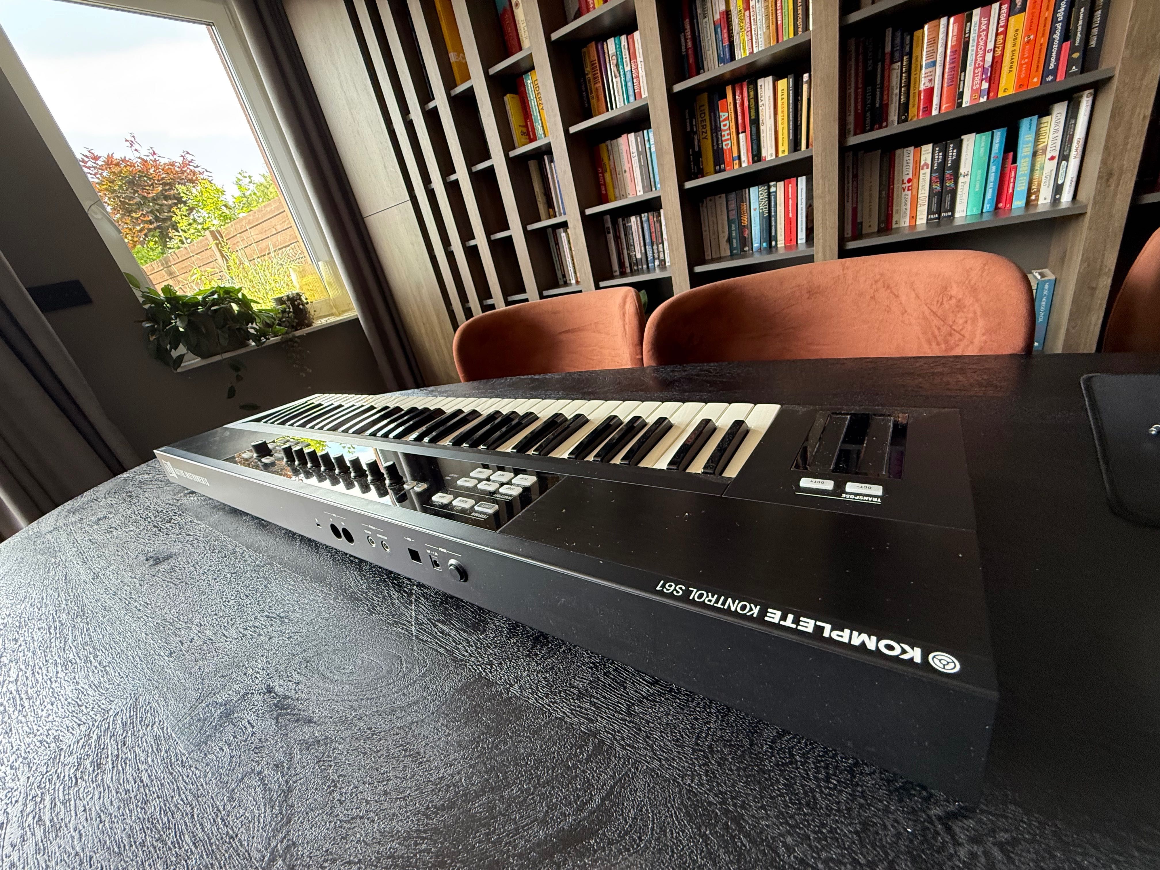 KOMPLETE  Kontrol S61, gen 1. Native Instruments, klawisze, keyboard