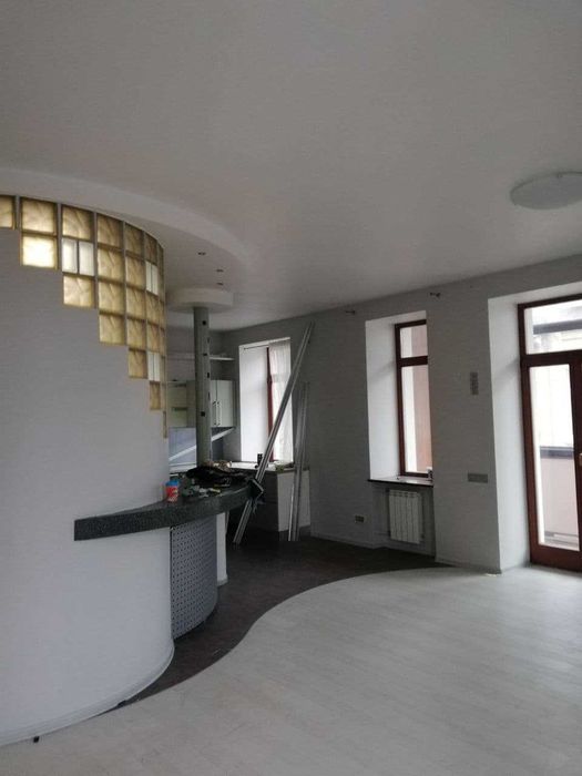 Продаж 2-к квартири 138,8 м2 Київ, вул.В. Васильківська 18  280000$