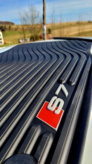 Audi S7 4G8 gumowy dywanik samochodowy, oryginał nowy!