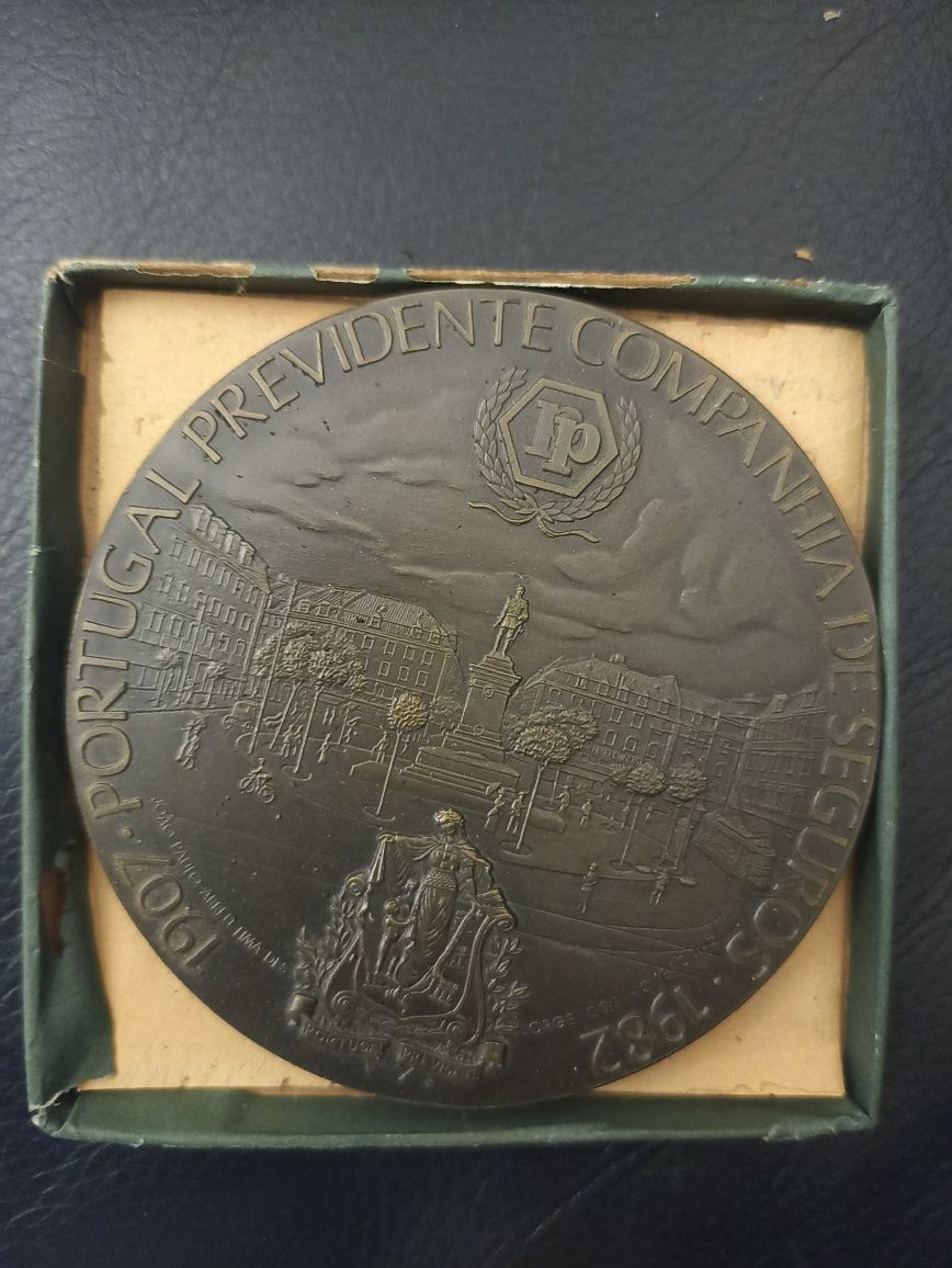 Medalhão comemorativo da Portugal Previdente + Medalhão Torres Vedras