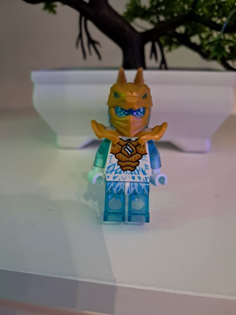 LEGO ninjago minifigurka smoczy zane