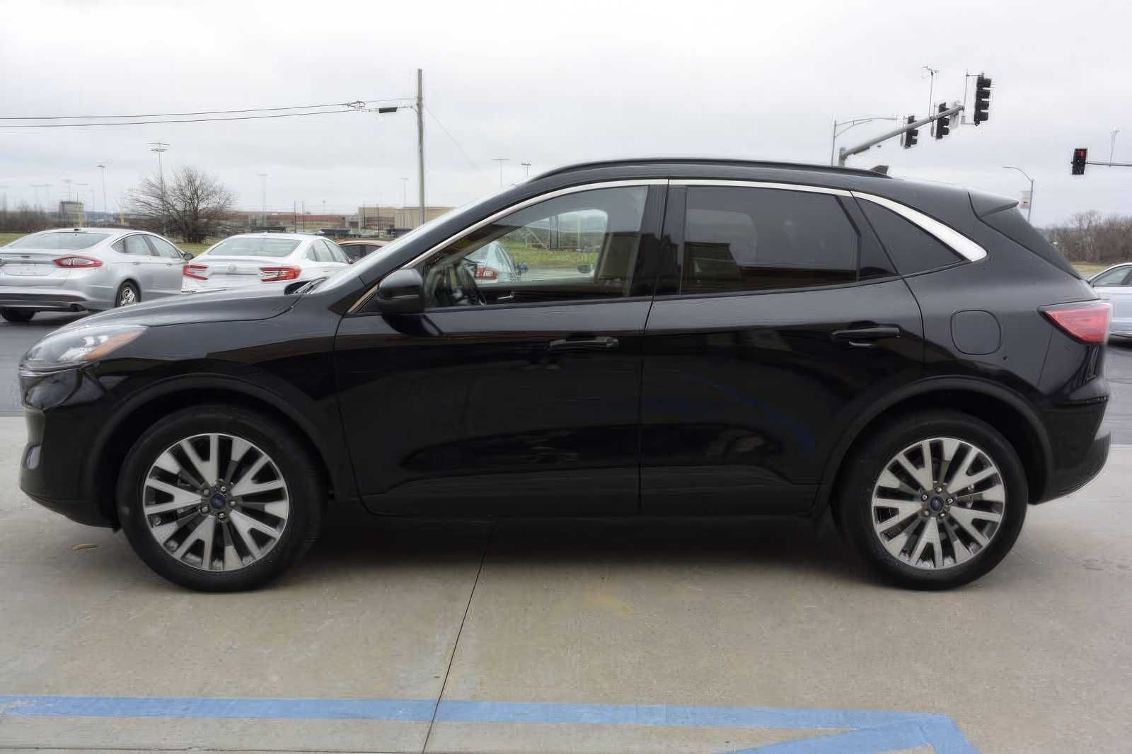 2020 Ford Escape Hybrid Titanium