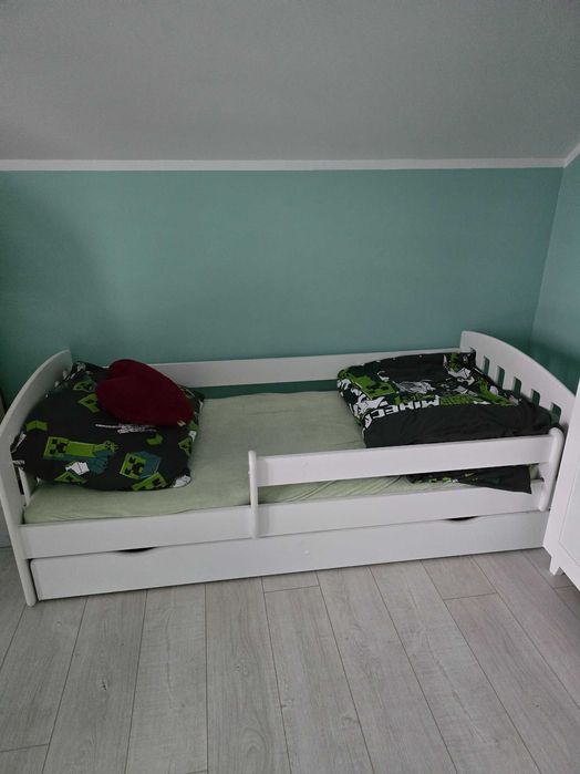 łóżko i szafa do pokoju dziecka