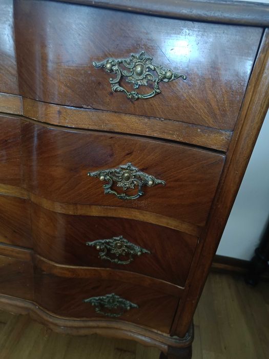 Mobília antiga em madeira maciça – preço negociável